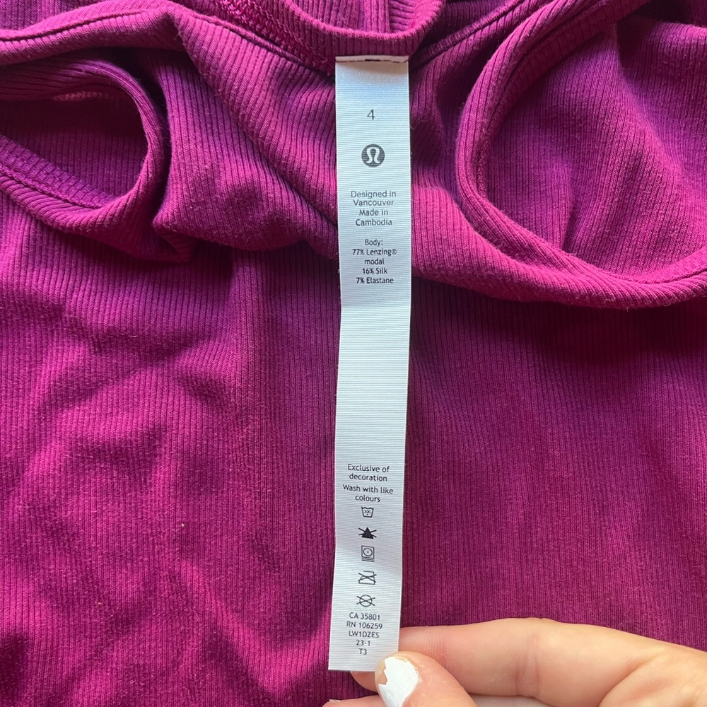 New With Tags Lululemon Ribbed Model Silk Twist Back Yoga Tank